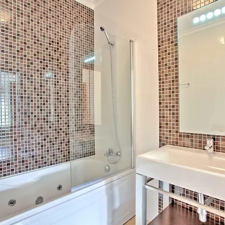 Palm Tree 1 With Pool By Homing Apartman *